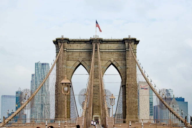 tablou canvas alergatori pe podul brooklyn UCC 007 1